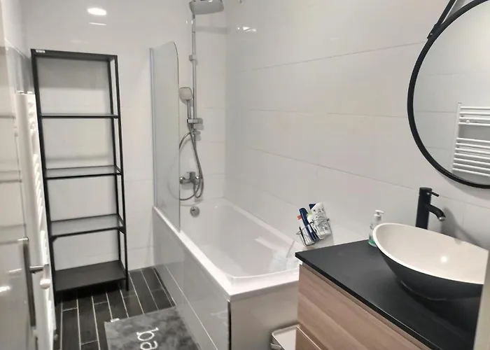 Spacieux 120m - 3ch' - 9pers' - 4tv - Streaming